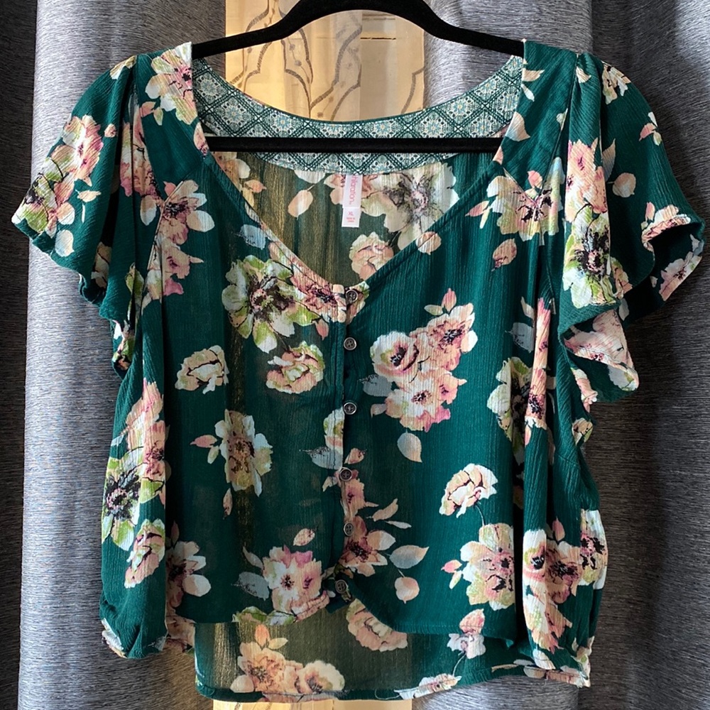 🎉EUC - Floral Crop Top
